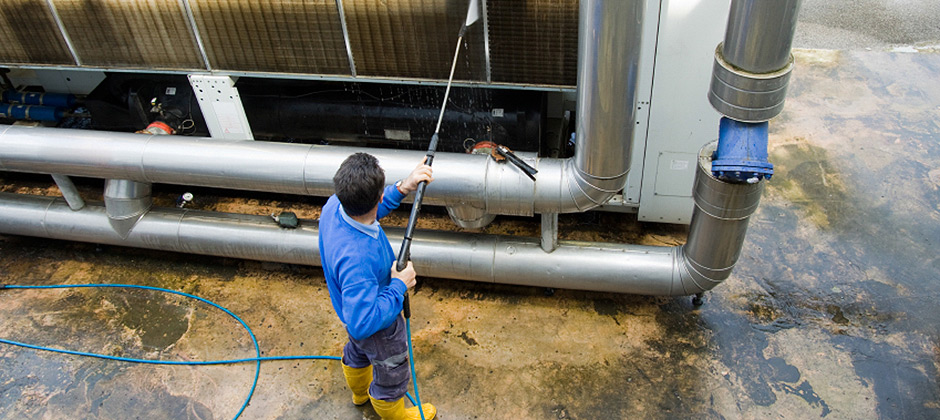 Cleaning of industrial contaminated sites, pumping of spills, tank cleaning, waste disposal